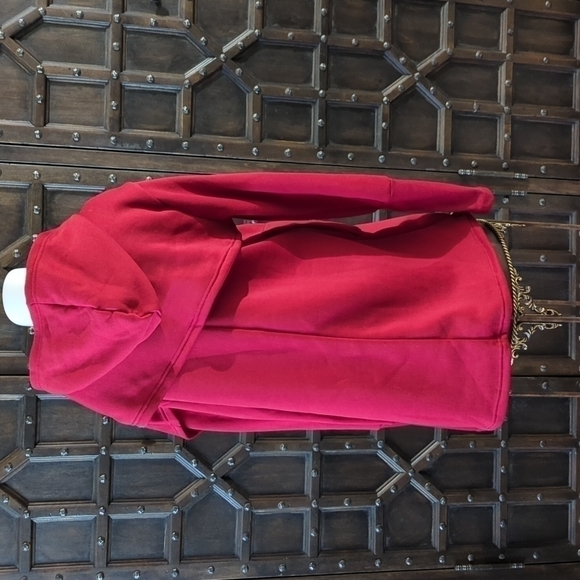 Cozy Red Hooded Pocketed Sweater - Picture 4 of 6